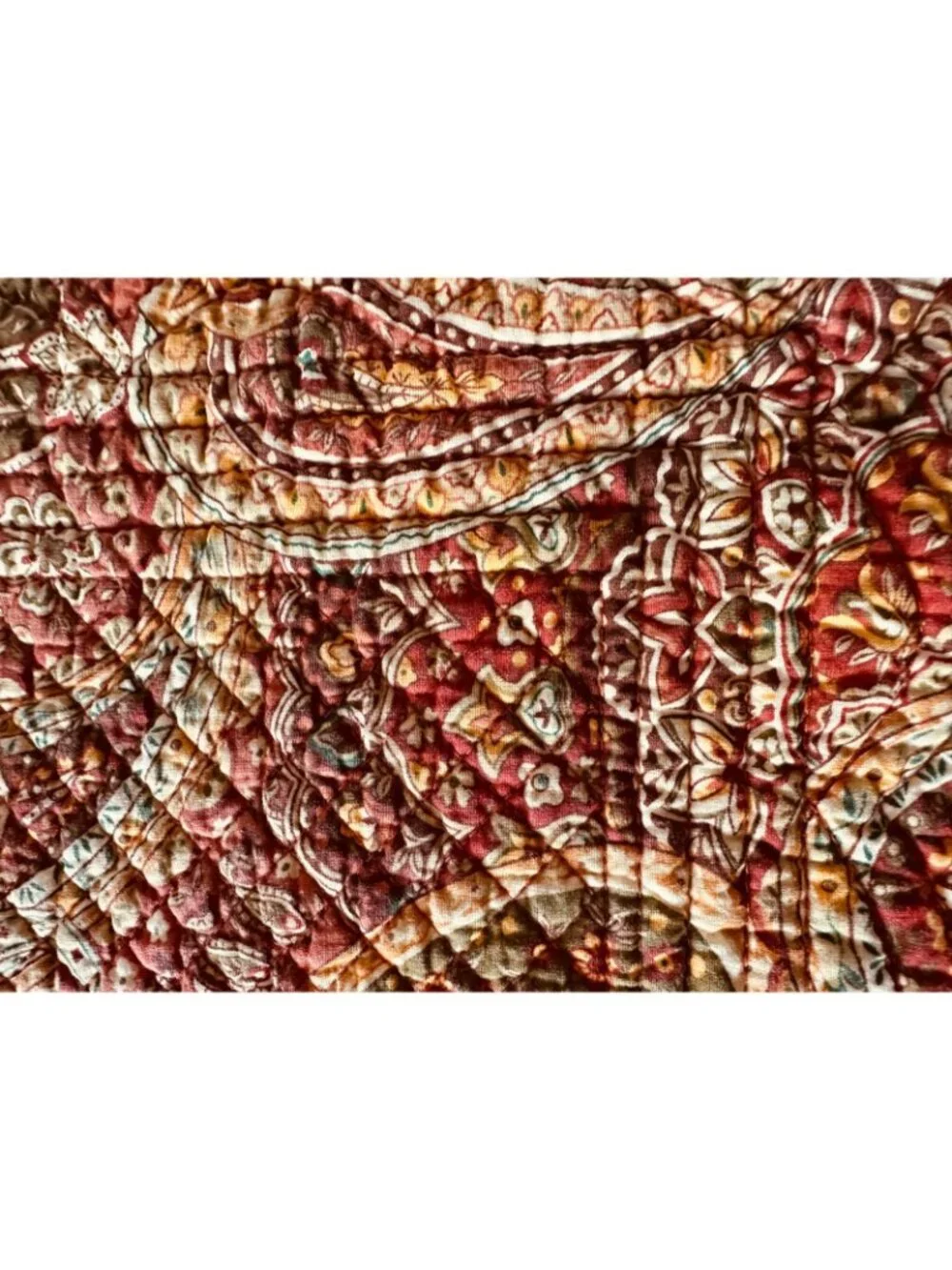 2 Vintage Reversible Quilted Placemats Paisley Floral Table Mats Scalloped Edge